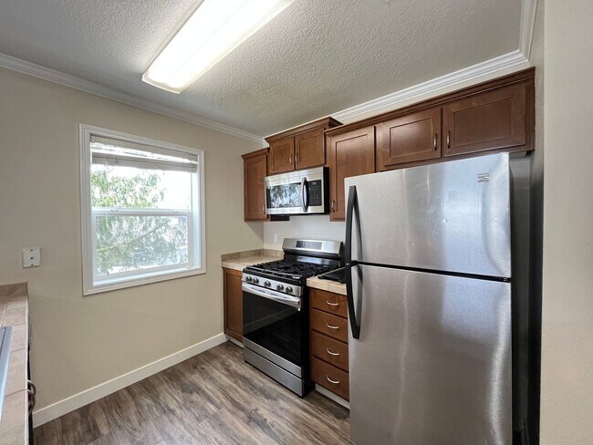 15066 NW Central Dr in Portland, OR - Building Photo - Building Photo