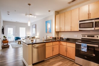 Union Heights in Washington, DC - Foto de edificio - Interior Photo