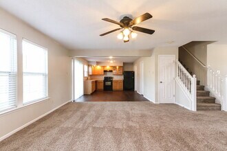 1829 Blue Pine Ln in Indianapolis, IN - Foto de edificio - Building Photo