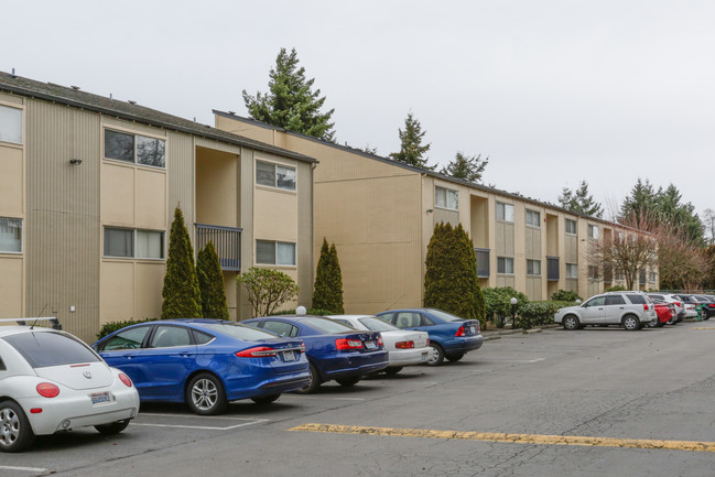 Liberty Lake Condominiums in Federal Way, WA - Building Photo - Building Photo