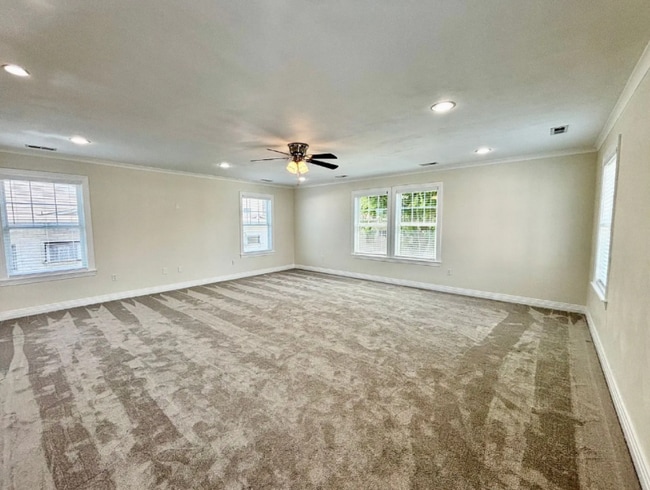 259 W Ocean View Ave in Norfolk, VA - Building Photo - Building Photo