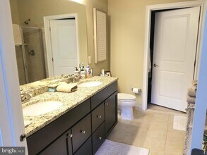 500 Regatta Dr-Unit -2525 in Philadelphia, PA - Building Photo - Building Photo