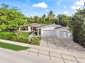 2132 Middle River Dr in Fort Lauderdale, FL - Building Photo