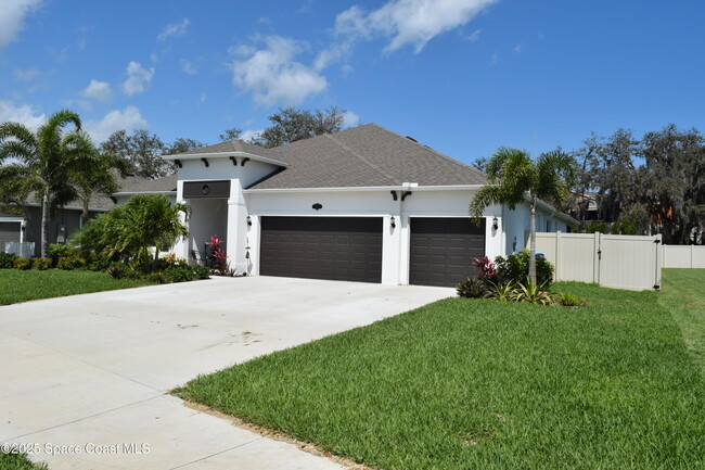 1992 Killian Dr in Palm Bay, FL - Building Photo - Building Photo