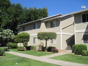 Auburn Creek Apartments in Lincoln, CA - Building Photo - Building Photo