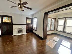 1310 W Thorndale Ave in Chicago, IL - Foto de edificio - Building Photo