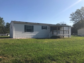 4 English Rd in Candler, NC - Foto de edificio - Building Photo