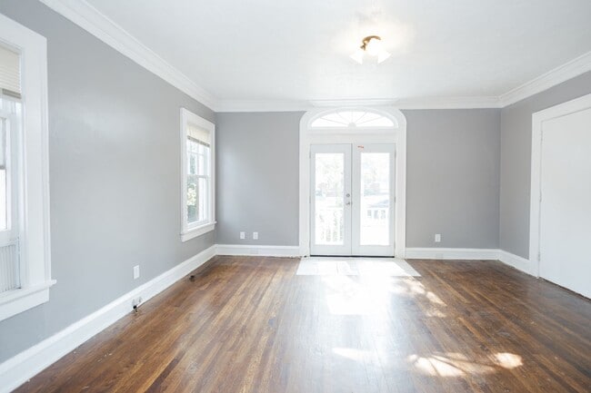 217 S 11th St
