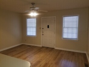 200 S Linwood Ave-Unit -Apt C in Goldsboro, NC - Foto de edificio - Building Photo