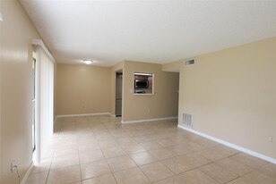 2531 N Alafaya Trail in Orlando, FL - Building Photo - Building Photo