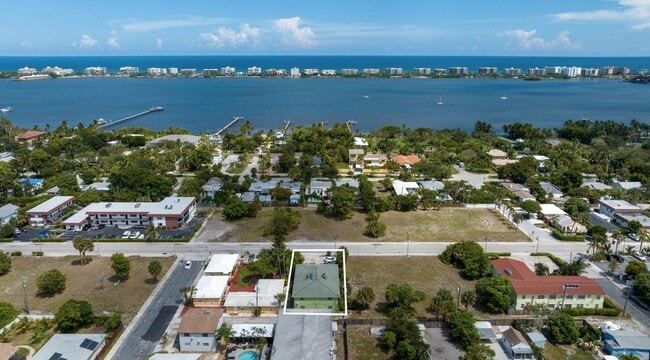 1009 S Federal Hwy in Lake Worth Beach, FL - Building Photo - Building Photo
