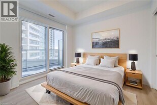 25 Wellington St S in Kitchener, ON - Building Photo