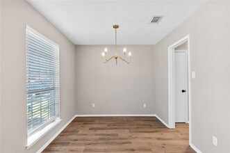 3410 Acorn Way Ln in Spring, TX - Foto de edificio - Building Photo