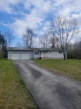 104 Bent Tree Dr in Crossville, TN - Building Photo - Building Photo