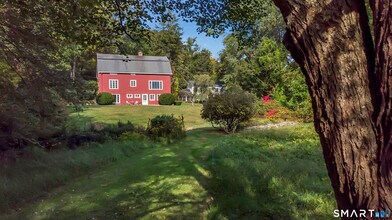 42 Picketts Ridge Rd in Redding, CT - Building Photo - Building Photo