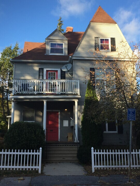 16 Dayton St, Unit 1F in Worcester, MA - Foto de edificio