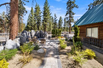 850 Stateline Ave in South Lake Tahoe, CA - Building Photo - Building Photo