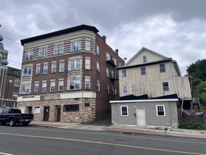 111-115 Beaver St in New Britain, CT - Building Photo - Building Photo