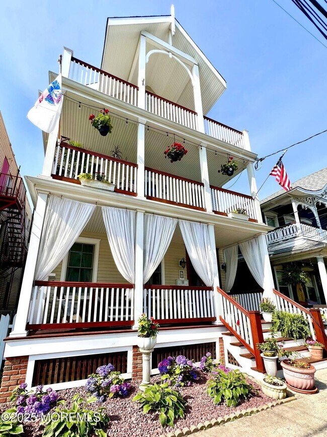 34 Embury Ave in Ocean Grove, NJ - Building Photo - Building Photo