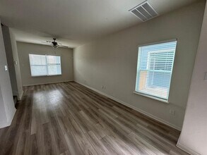 315 Marsh Ln, Unit 1105 in Princeton, TX - Foto de edificio - Building Photo