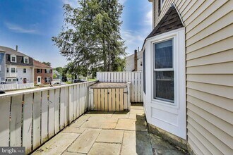 20117 Locustdale Dr in Germantown, MD - Foto de edificio - Building Photo
