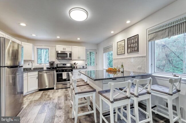 191 Lakeshore Dr in Oakland, NJ - Building Photo - Building Photo