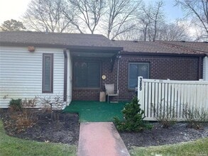 389 Clubhouse Ct, Unit 457 in Coram, NY - Building Photo - Building Photo