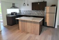 8211 Katy Fwy photo'