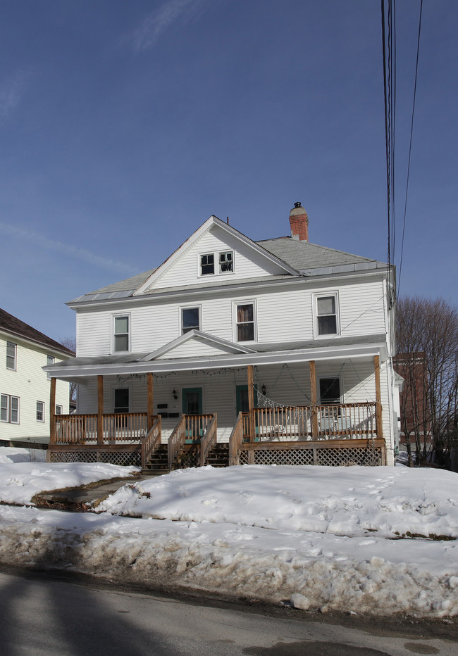 74 Harvard St in Pittsfield, MA - Foto de edificio - Building Photo