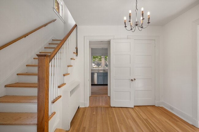 55 Loughlin Ave in Greenwich, CT - Building Photo - Building Photo