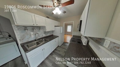 19006 Roscommon St in Harper Woods, MI - Building Photo - Building Photo