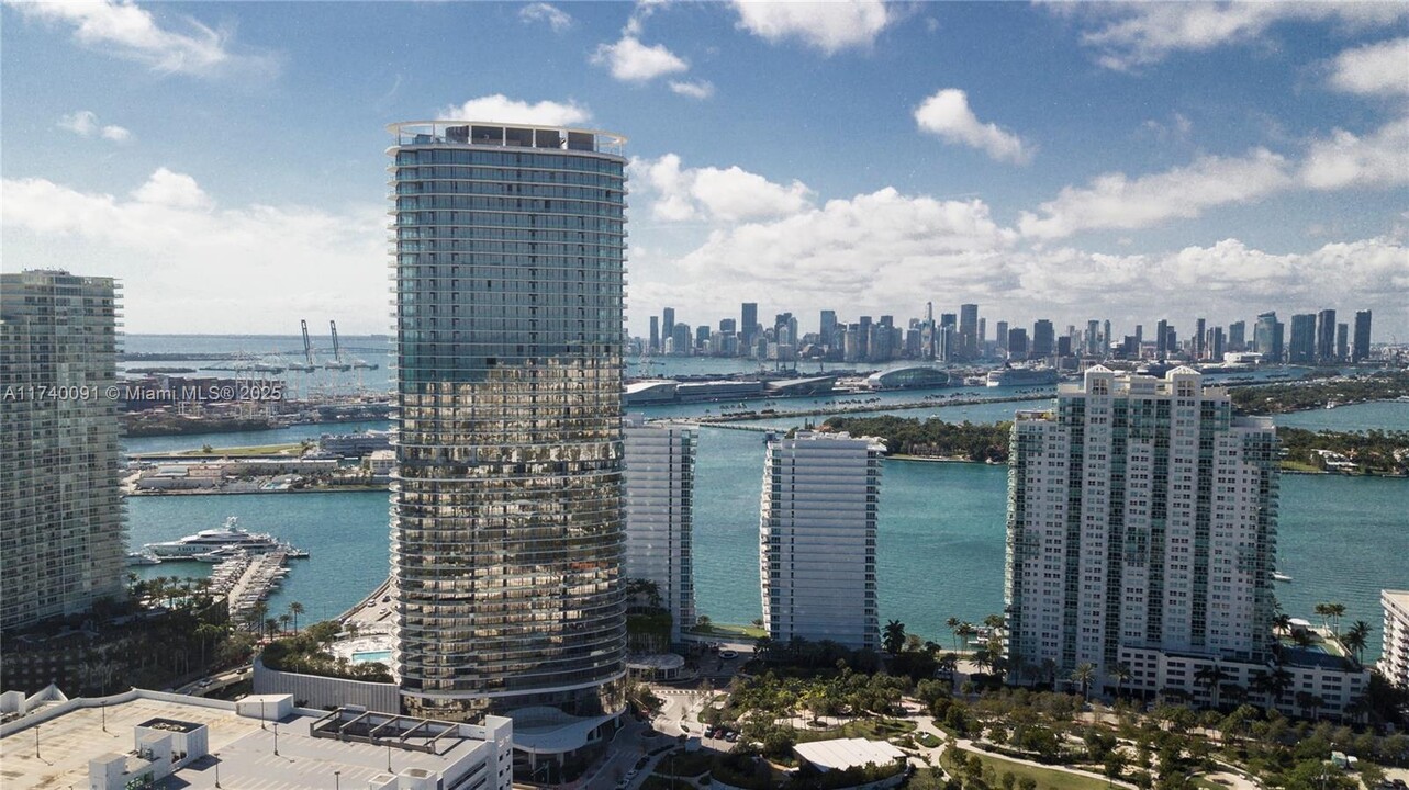 500 Alton Rd, Unit 4204 in Miami Beach, FL - Building Photo