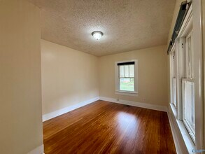1302 Clinton Ave E in Huntsville, AL - Building Photo - Building Photo