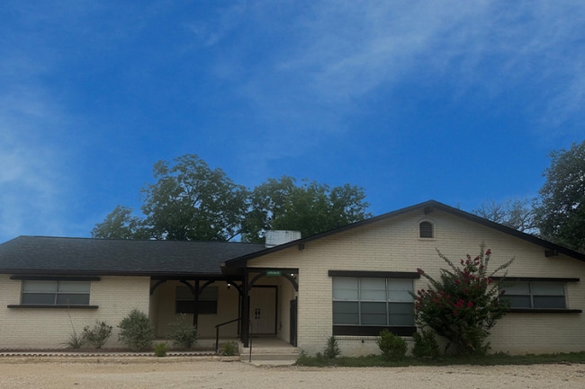 101 Pine View Dr