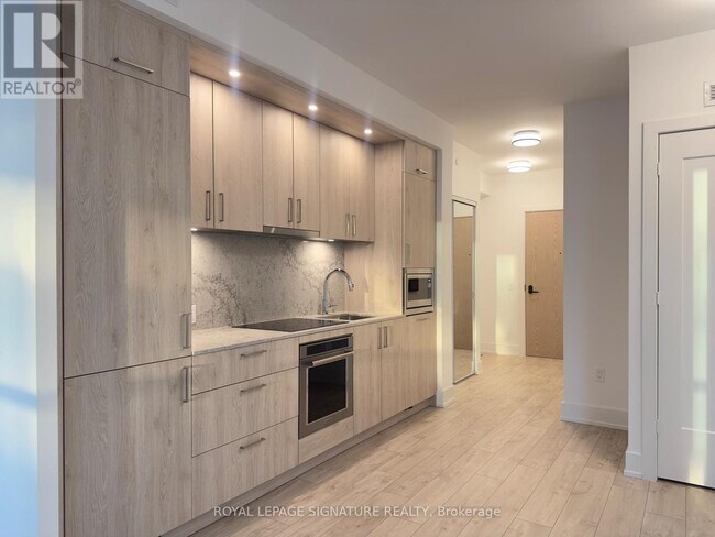 property at 10-1410 Inn On The Pk Dr