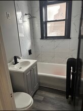 7948 S Drexel Ave in Chicago, IL - Foto de edificio - Building Photo