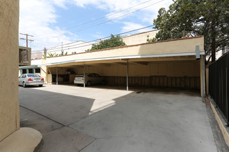 336 S Cochran Ave in Los Angeles, CA - Building Photo - Building Photo