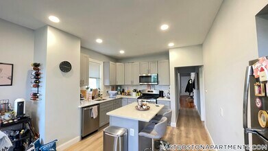 44 Ashley St in Boston, MA - Building Photo - Building Photo