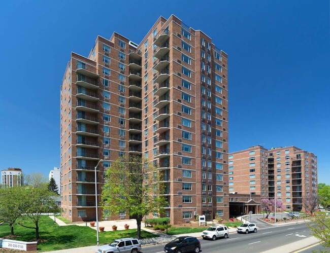 The Wescott Apartments in Stamford, CT - Building Photo - Building Photo