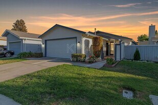 6072 Carolina Cir in Stockton, CA - Building Photo