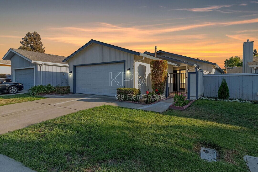 6072 Carolina Cir in Stockton, CA - Building Photo