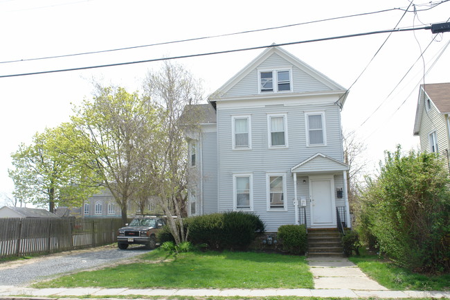 134 Garfield Ave in Long Branch, NJ - Foto de edificio - Building Photo