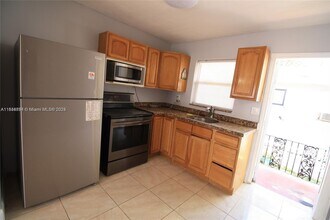 317 SE 2nd St in Hallandale Beach, FL - Building Photo - Building Photo