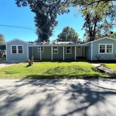 property at 105 E Waring St