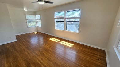 938 S Grand View St in Los Angeles, CA - Building Photo - Building Photo