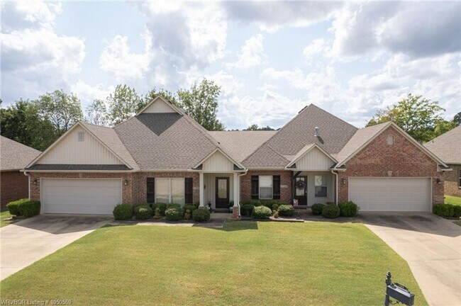 property at 2700 Dyllan Ct