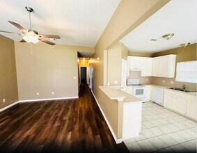 9518 Ashville Dr in Houston, TX - Building Photo - Building Photo