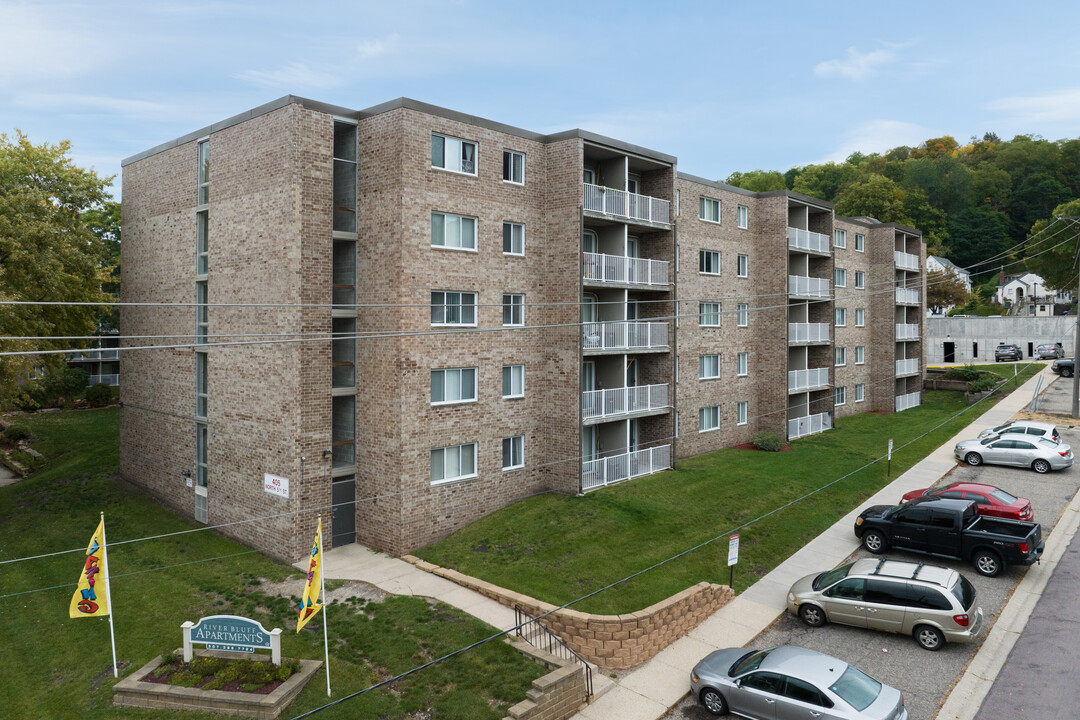 River Bluff Apartments in Mankato, MN - Building Photo