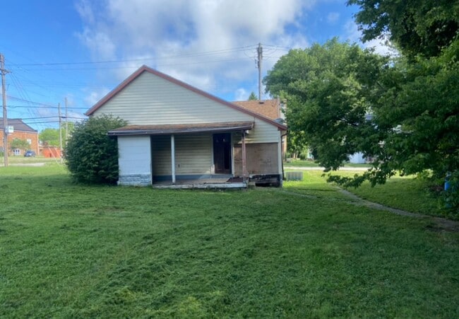 206 E Main St in Sparta, IL - Building Photo - Building Photo