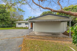 7900 SW 97th Terrace in Miami, FL - Building Photo - Building Photo